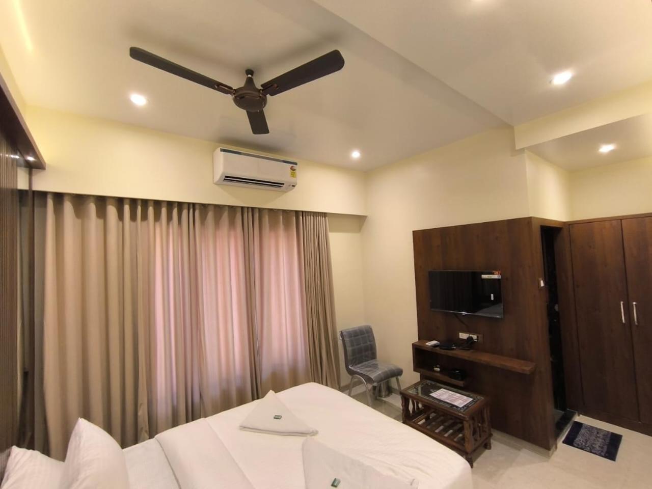 Sharan Residency Hotel Navi Mumbai Exterior foto