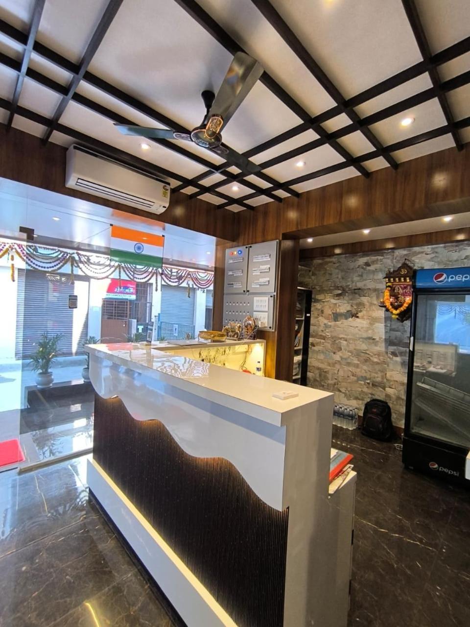 Sharan Residency Hotel Navi Mumbai Exterior foto