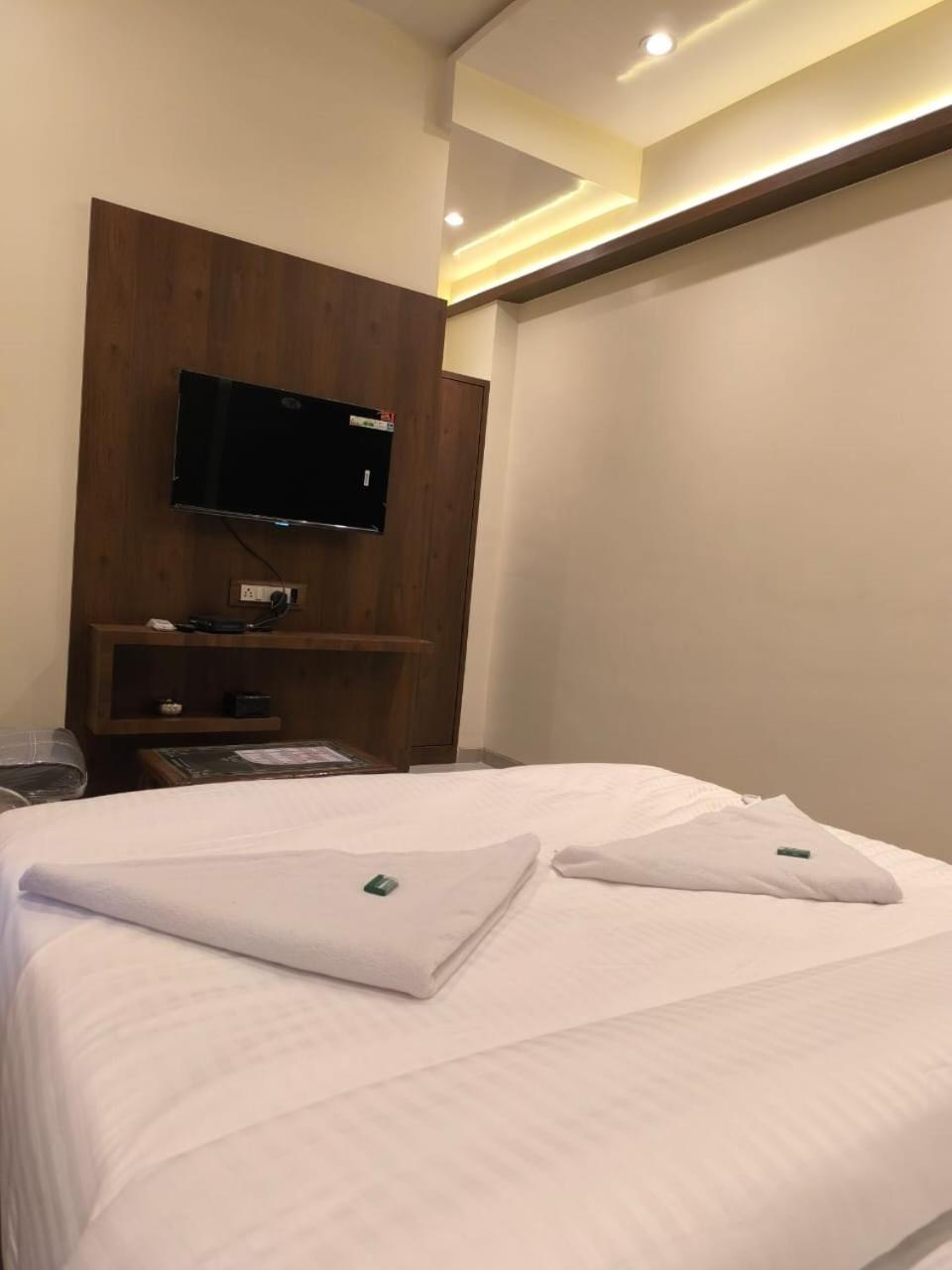 Sharan Residency Hotel Navi Mumbai Exterior foto