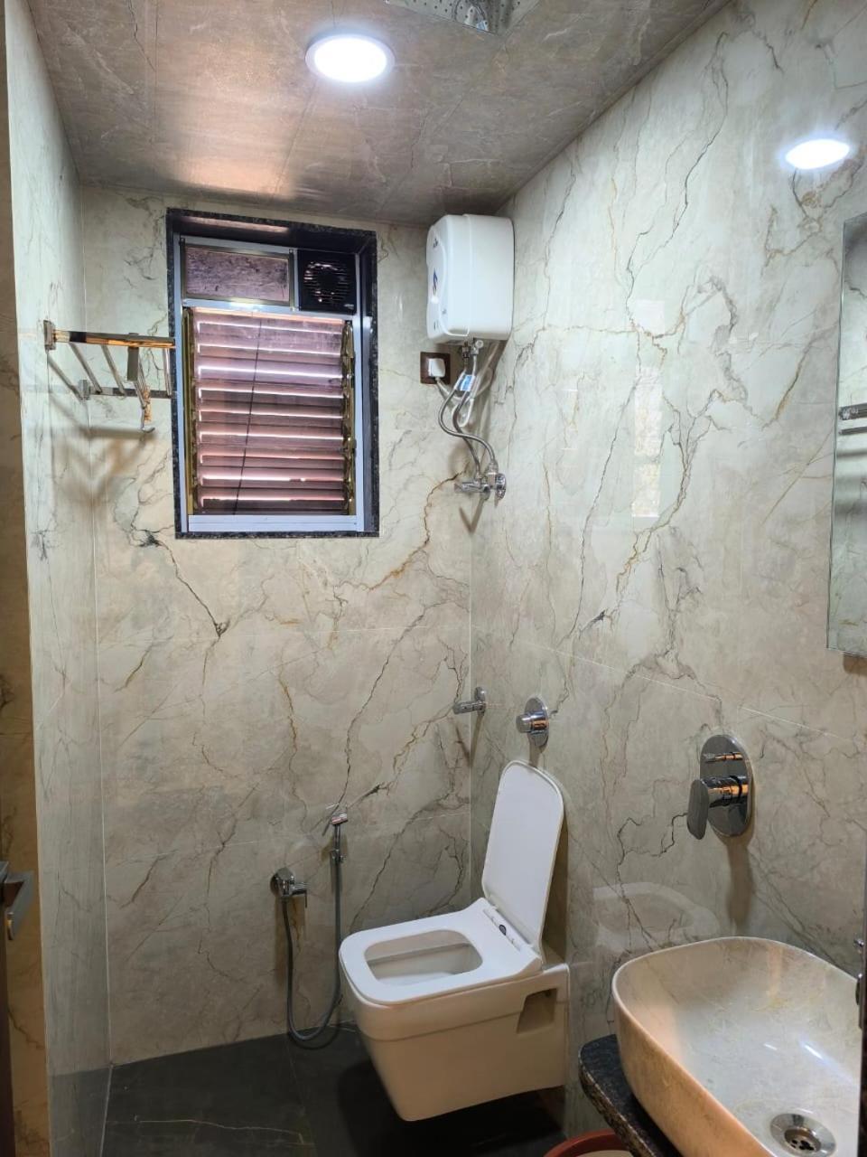 Sharan Residency Hotel Navi Mumbai Exterior foto