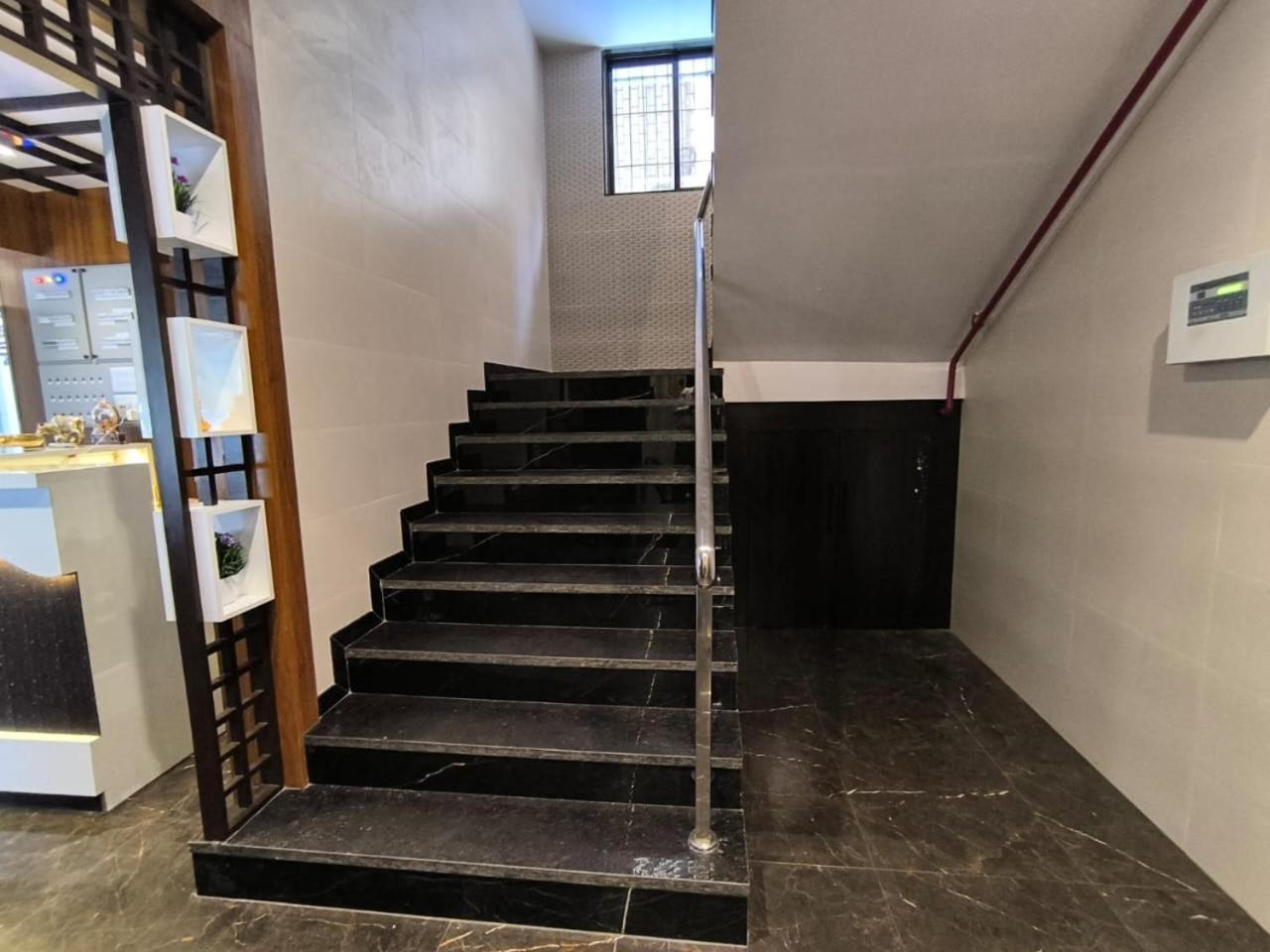 Sharan Residency Hotel Navi Mumbai Exterior foto